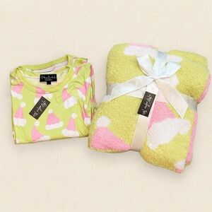 NWT The Willow Tree Pink Santa Hat Pajama Set + Matching Throw Blanket